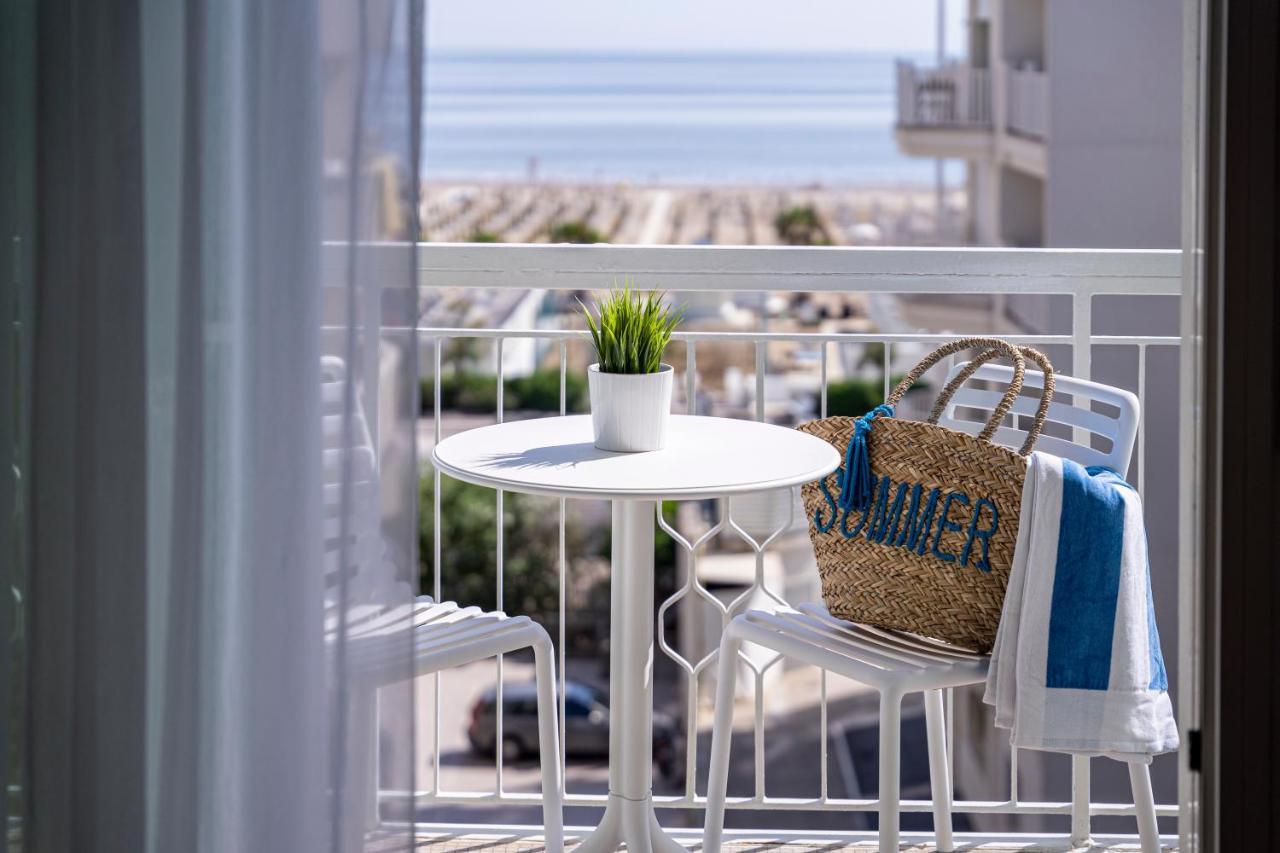 Hotel Constellation Ρίμινι Εξωτερικό φωτογραφία