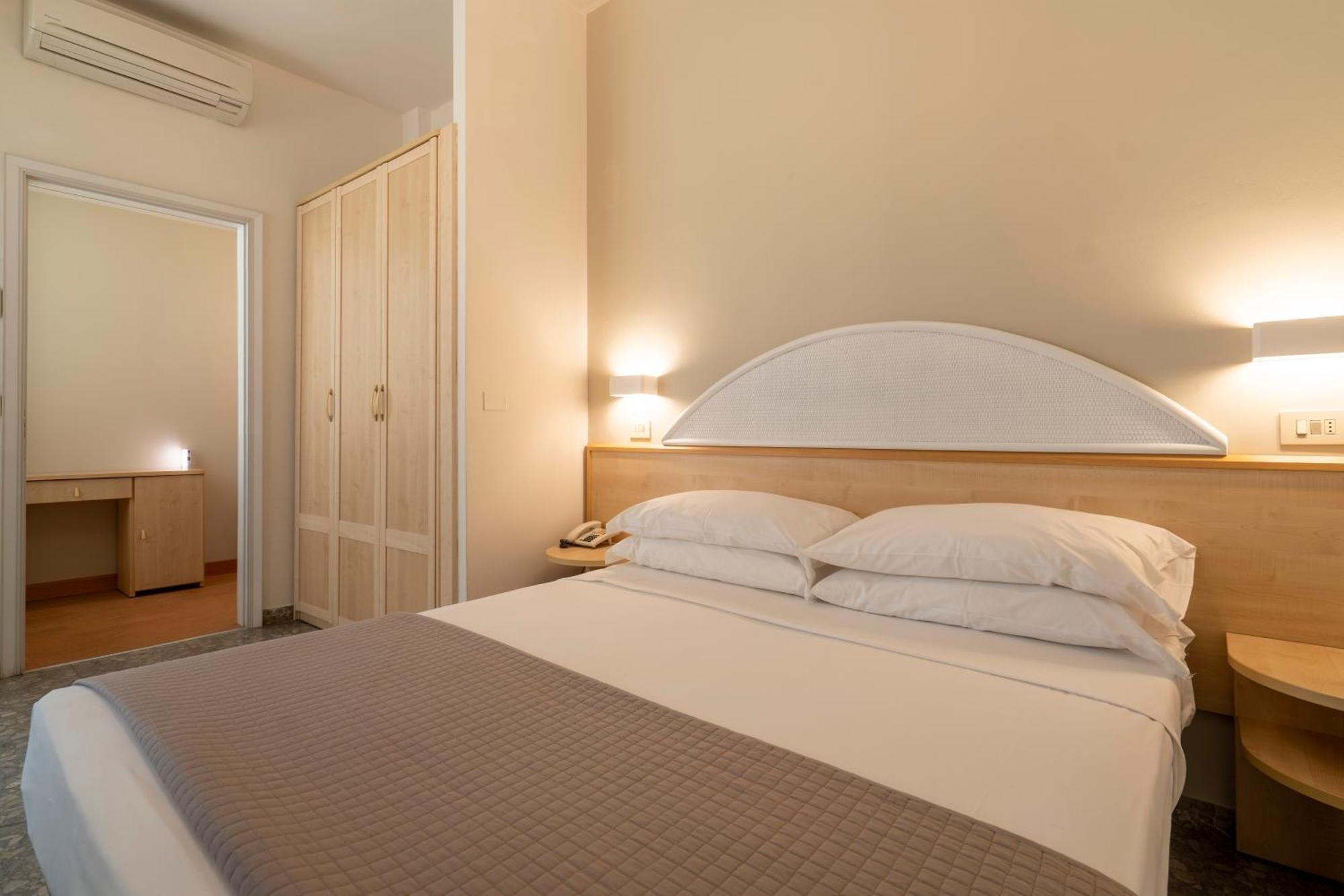 Hotel Constellation Ρίμινι Εξωτερικό φωτογραφία