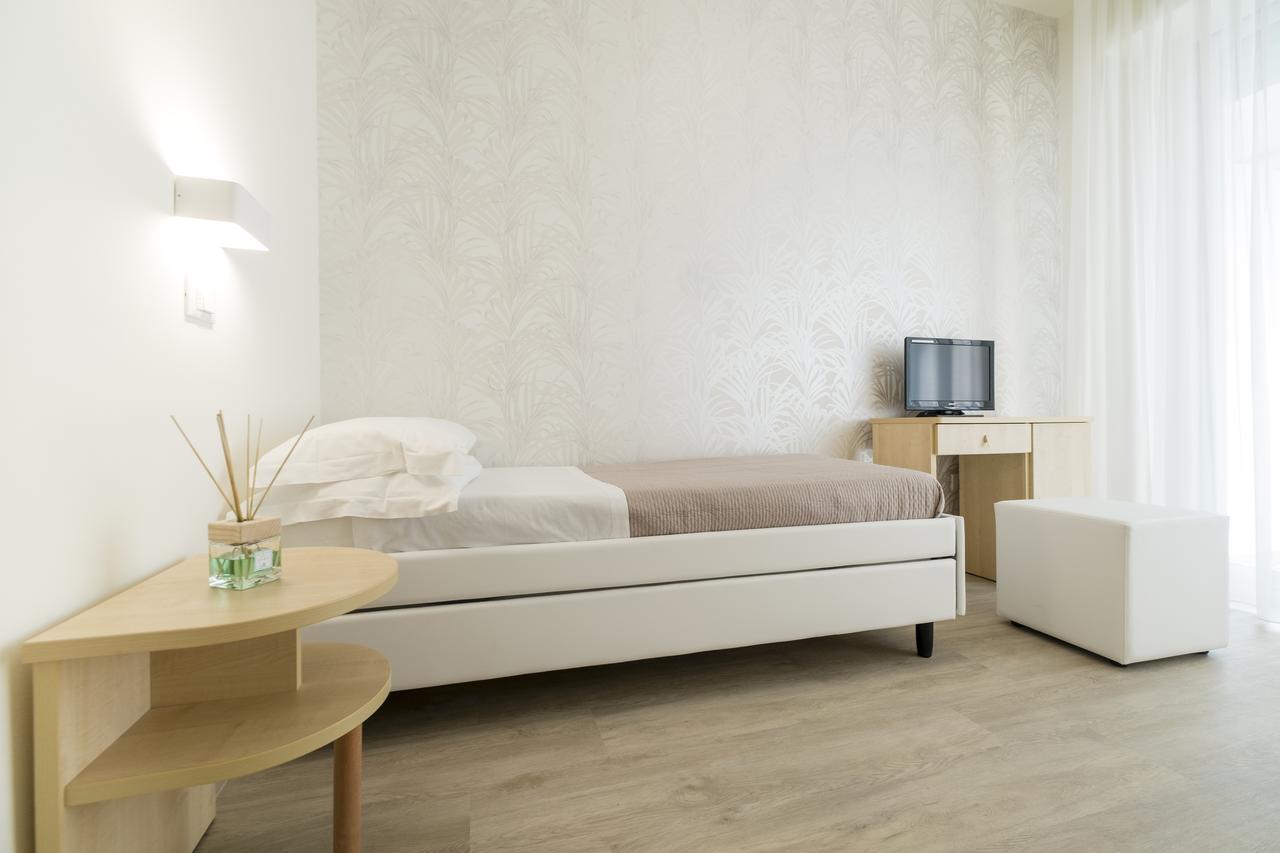 Hotel Constellation Ρίμινι Εξωτερικό φωτογραφία